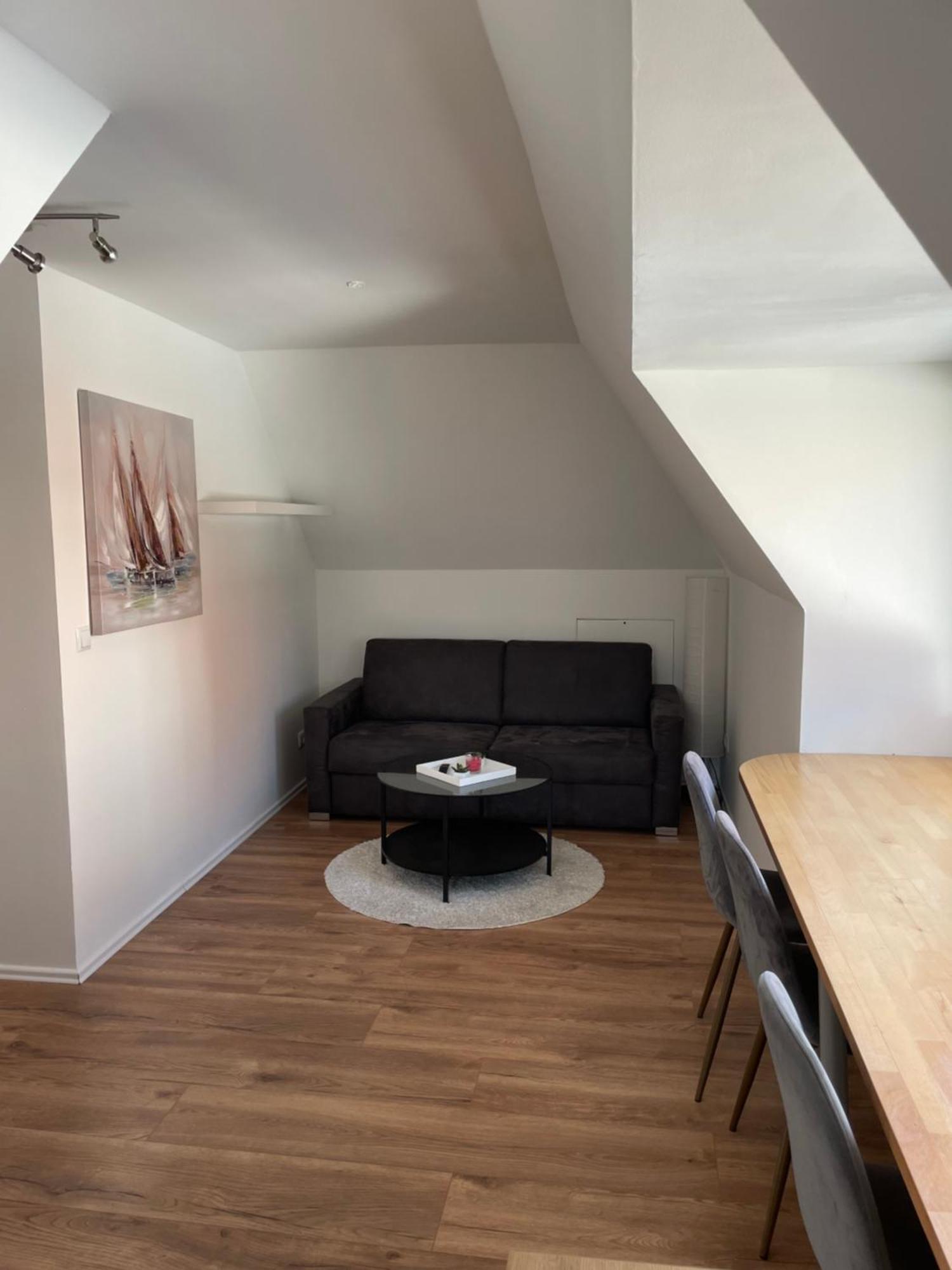Kpt Verwaltungs Und Service Gbr Plon Bagian luar foto