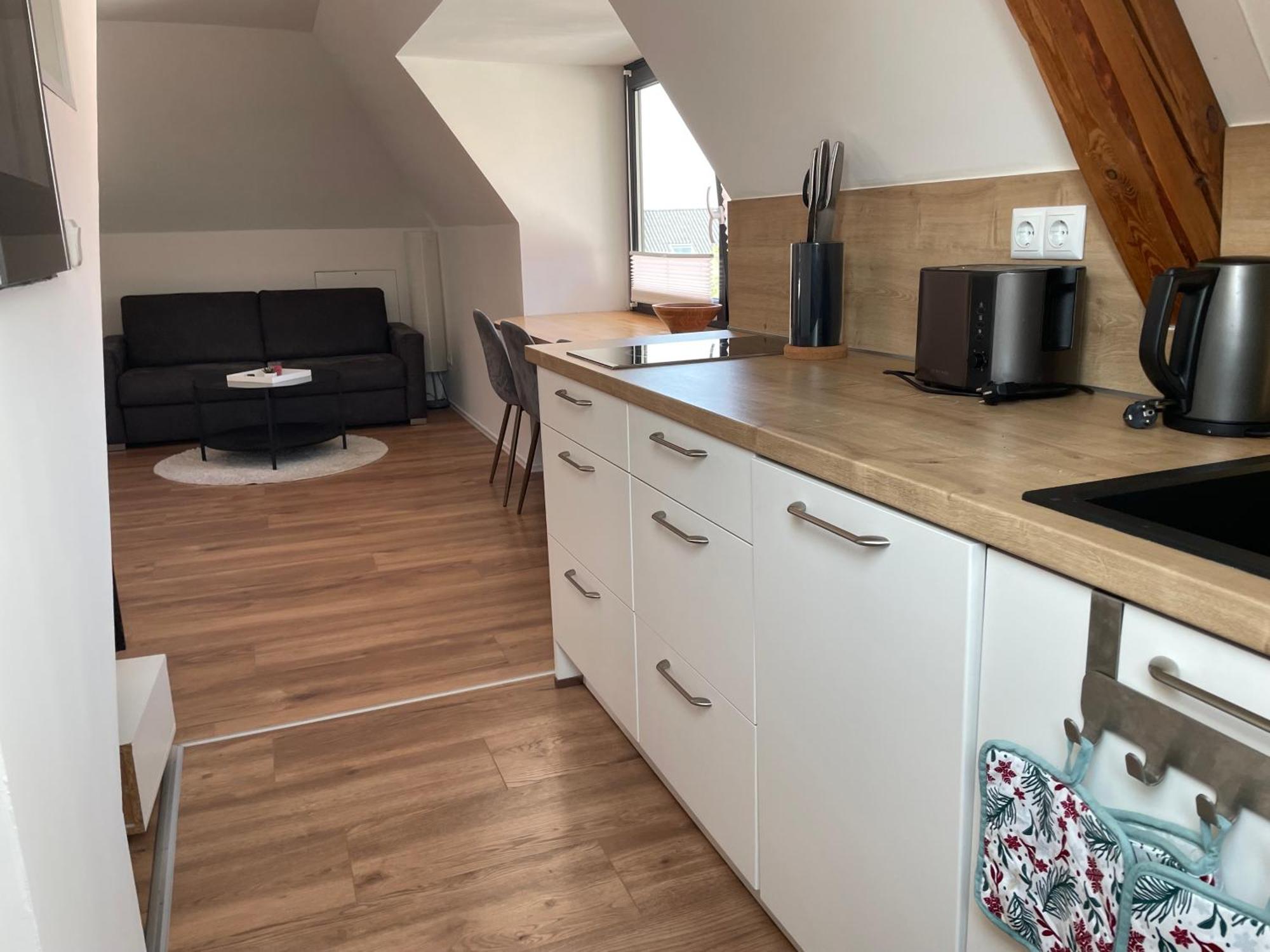 Kpt Verwaltungs Und Service Gbr Plon Bagian luar foto